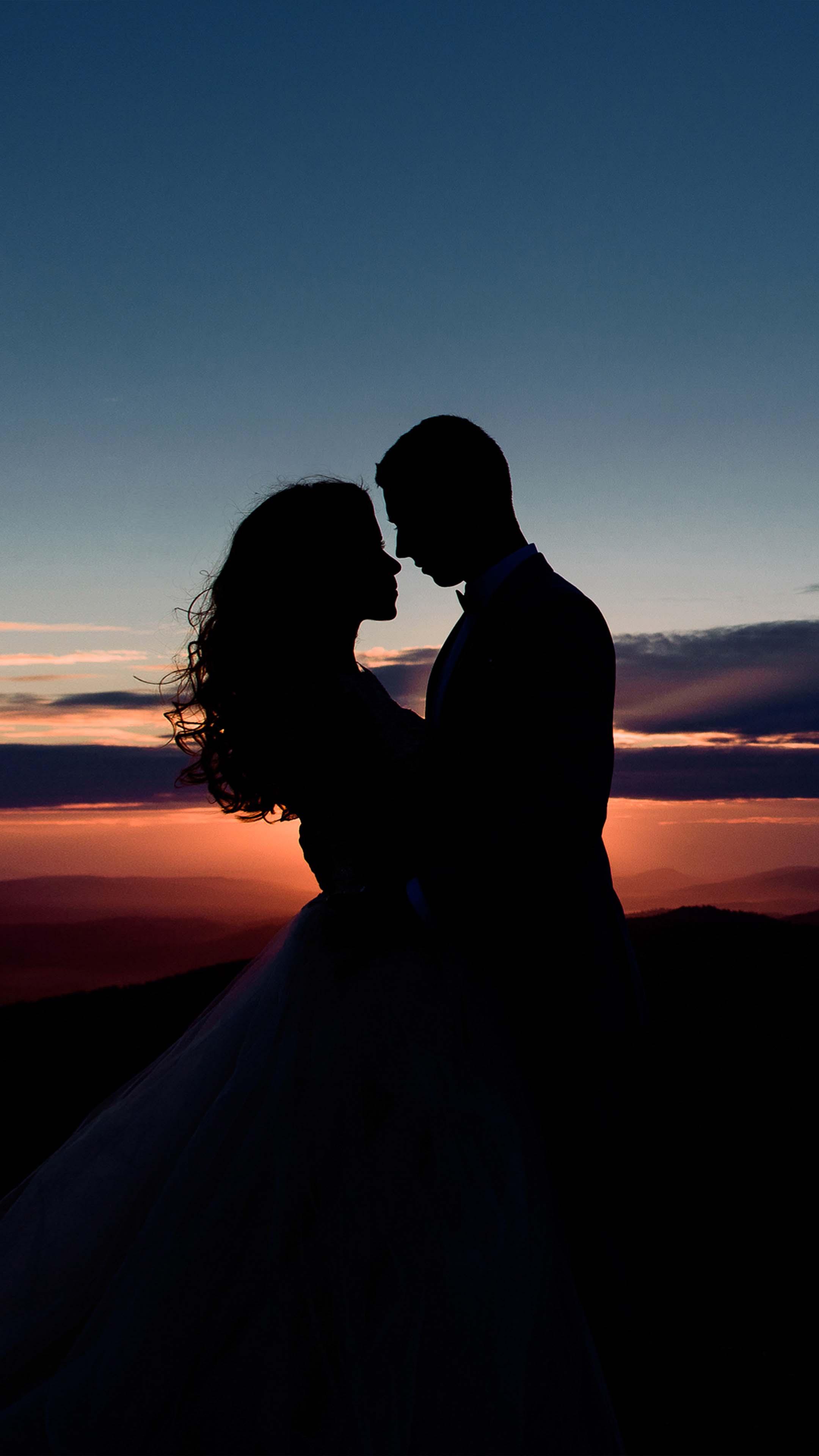 2160 x 3840 · jpeg - Couple Romantic Sunset Silhouette 4K Ultra HD Mobile Wallpaper