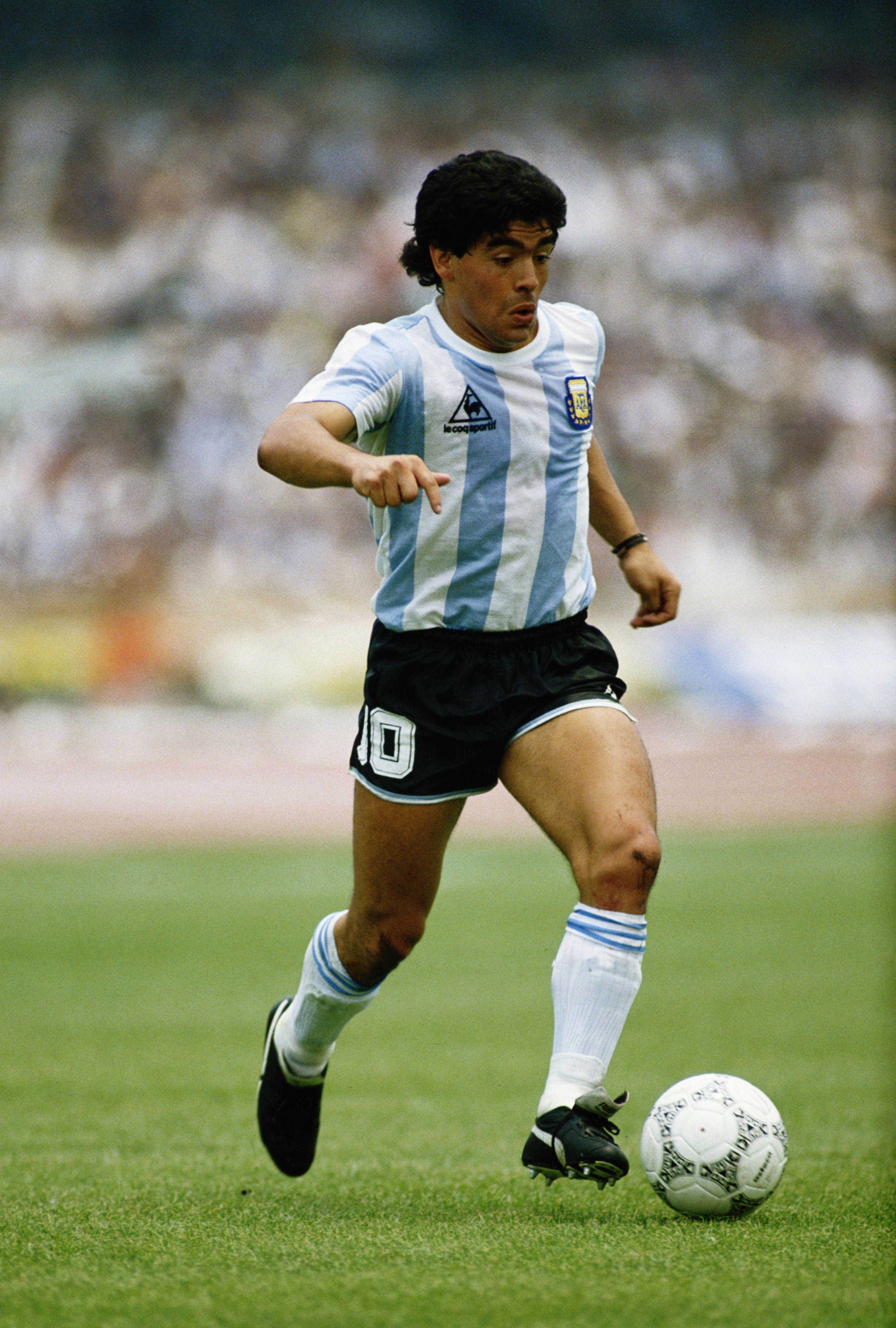 3252 x 4819 · jpeg - Wallpaper Diego Maradona Argentina - Diego Maradona Wallpapers 1 ...
