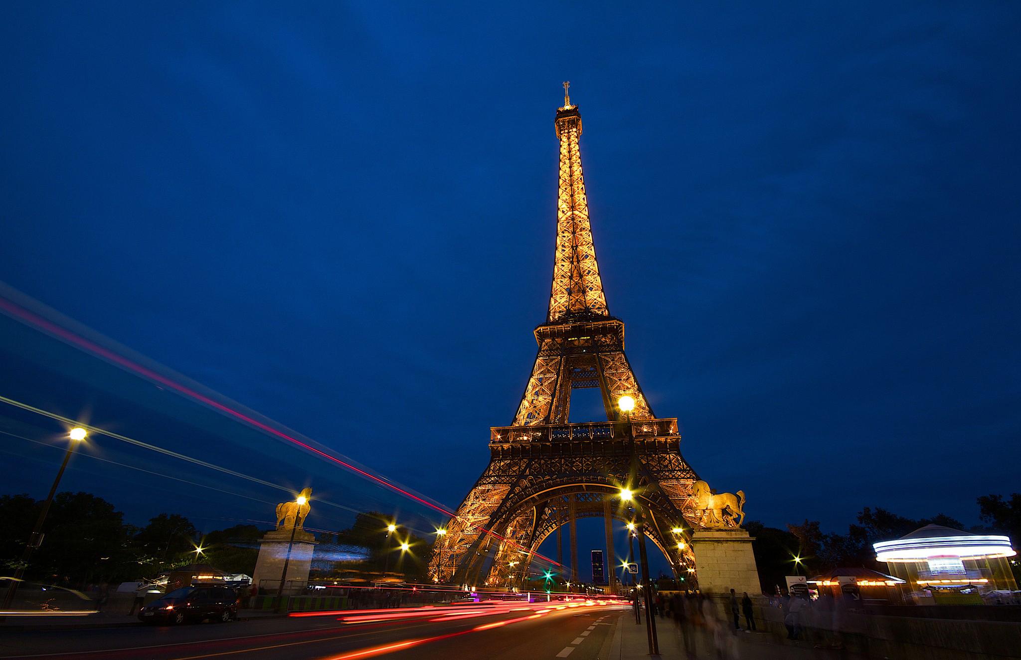 2048 x 1323 · jpeg - Eiffel Tower Wallpaper HD | PixelsTalk