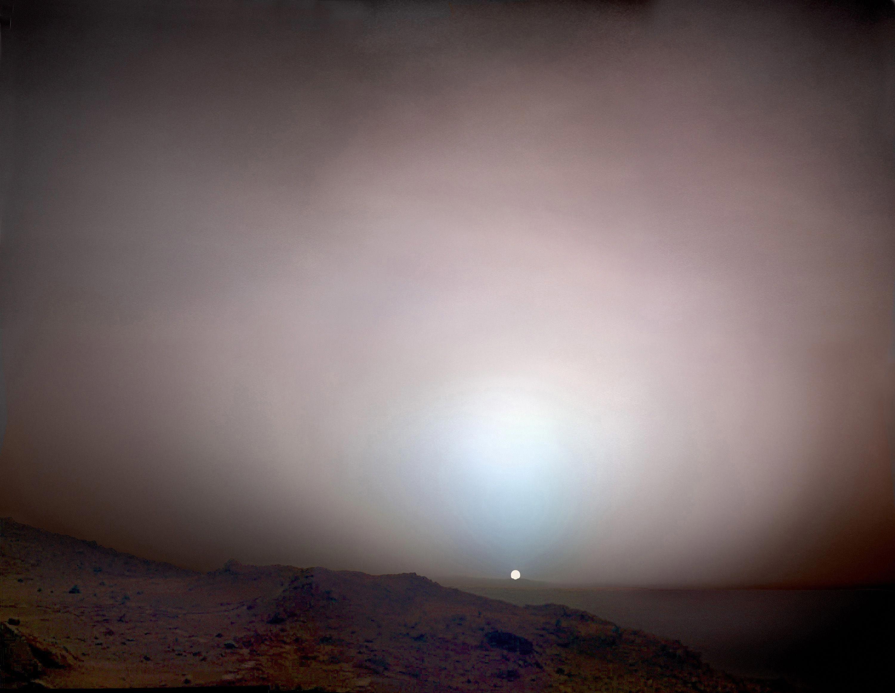 3000 x 2323 · jpeg - Sunset on Mars. Appearing only about two-thirds the size it does from ...