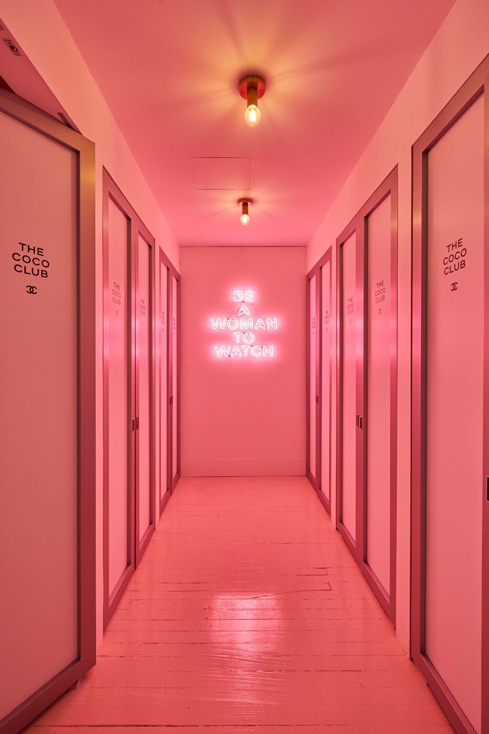 1600 x 2400 · jpeg - Hot Pink Aesthetic Wallpaper Chanel - Pin on final wall pics / Download ...