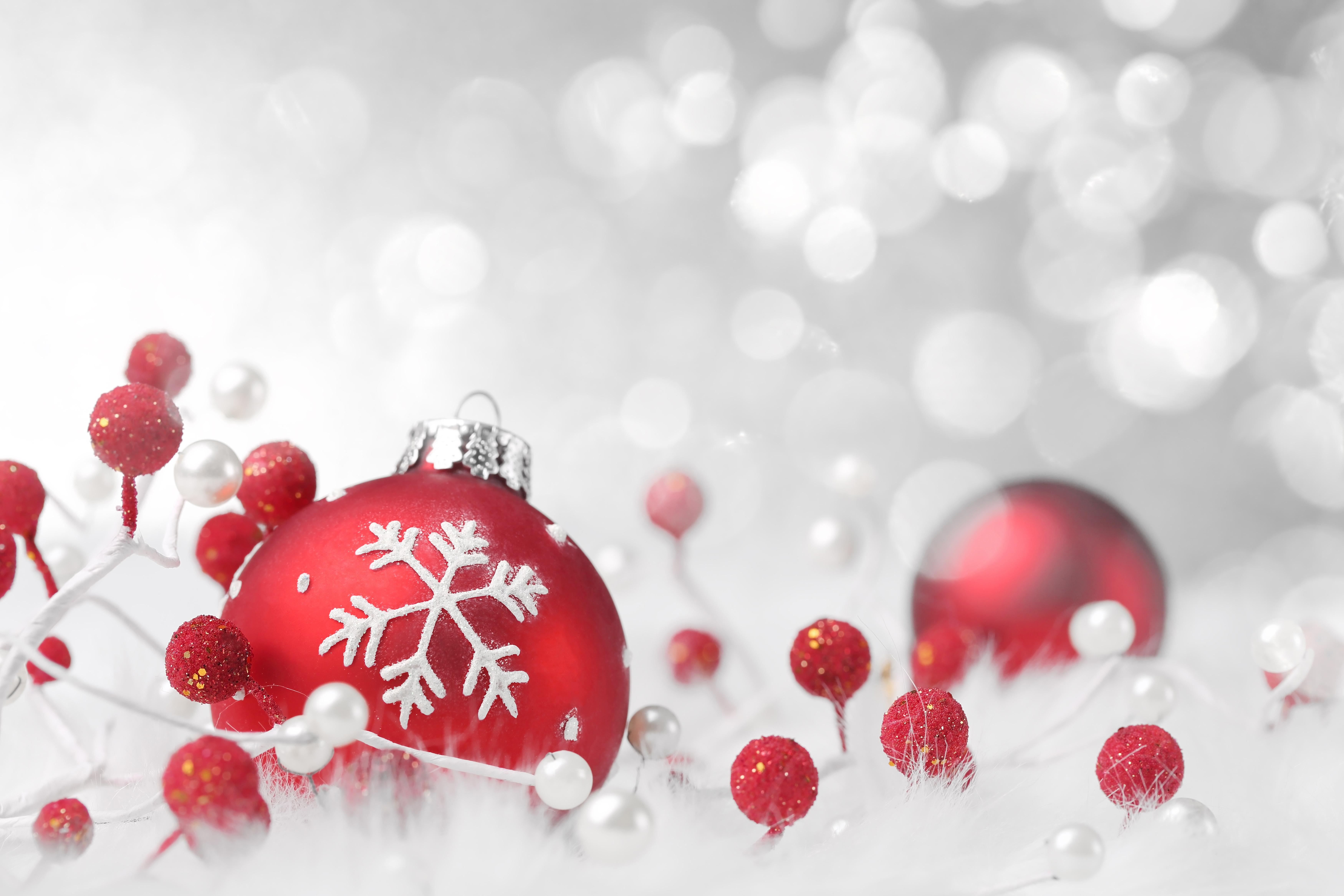 7000 x 4667 · jpeg - Red Christmas Balls Wallpapers High Quality | Download Free